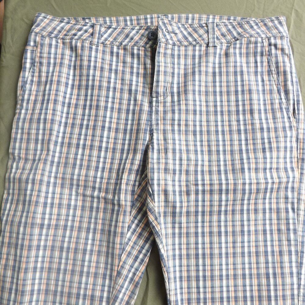 Woolrich Plaid Bermuda Shorts Womens 10 Tan Plaid 5 pocket Outdoor Hiking Camp